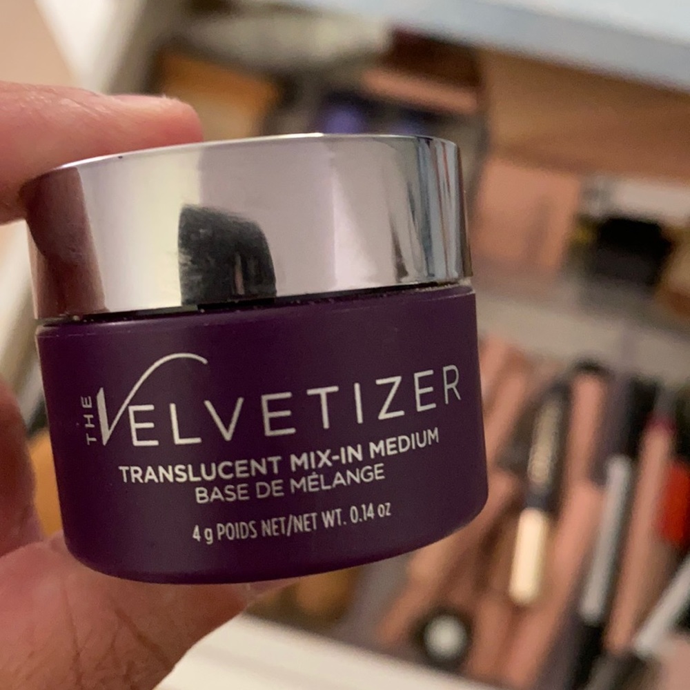 Urban decay 💜THE VELVETIZER